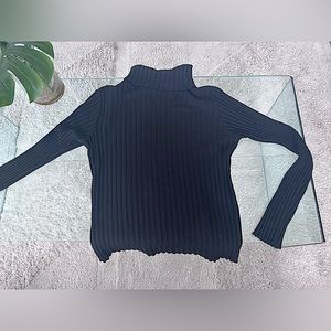 Black turtleneck size XS,